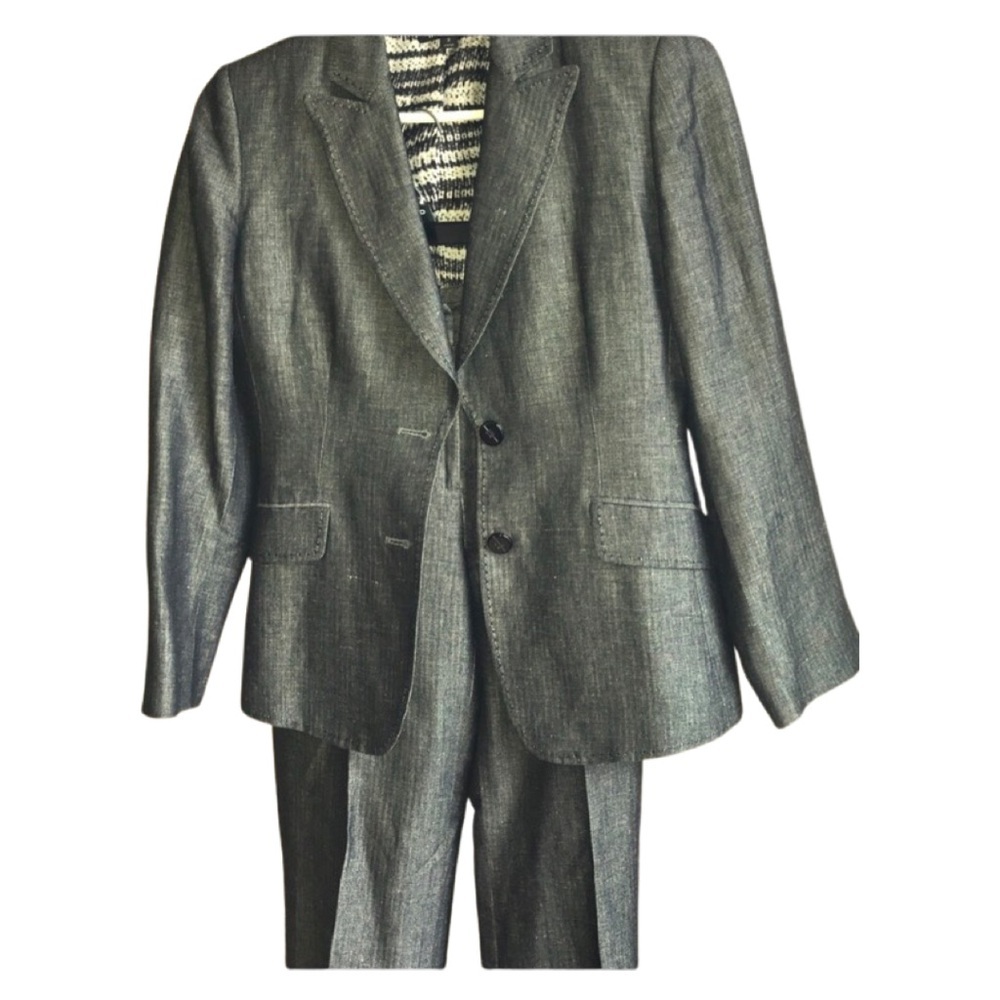 TAHARI 2-piece suit, size2 🎻🎷